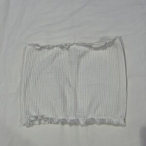 Bozzolo White Ribbed Ruffled Crop Top